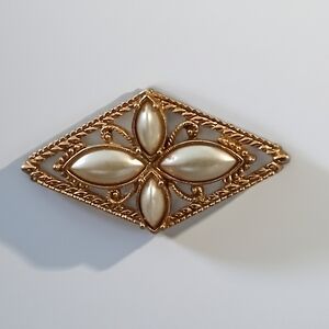 Vintage Gold Tone Diamond Shape Brooch With Faux Pearls